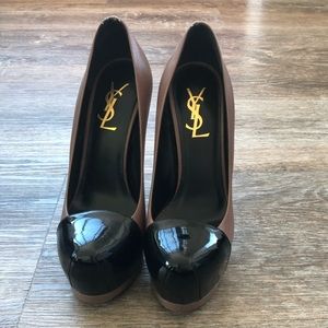 Yves Saint Laurent Neutral Leather Pumps